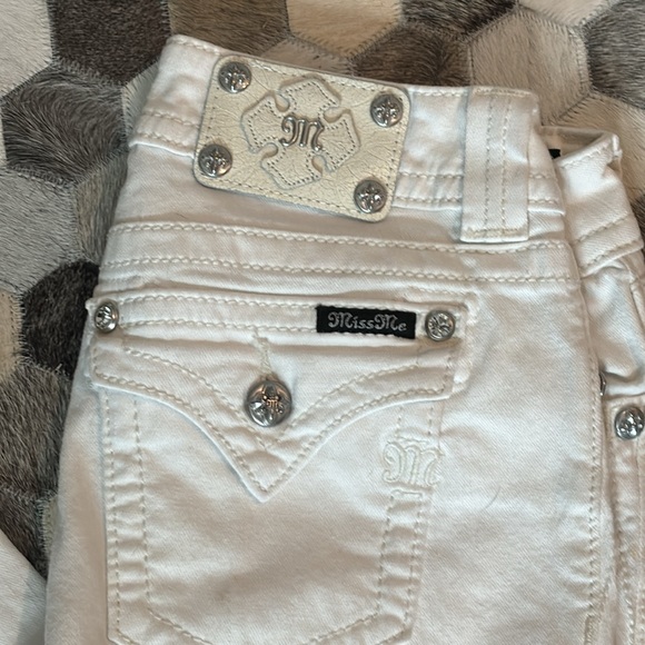 Miss Me size 28 white skinny jeans - Picture 2 of 7